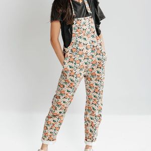 NWOT Piper and Scoot Floral Overalls Size Medium
